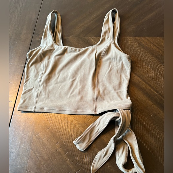 NWOT Lululemon get centered crop tank grey sage size 6 - Picture 2 of 3